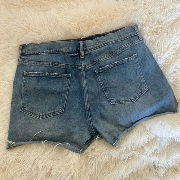 {preloved} Women’s GAP Button Fly Denim Shorts - Picture 2 of 5